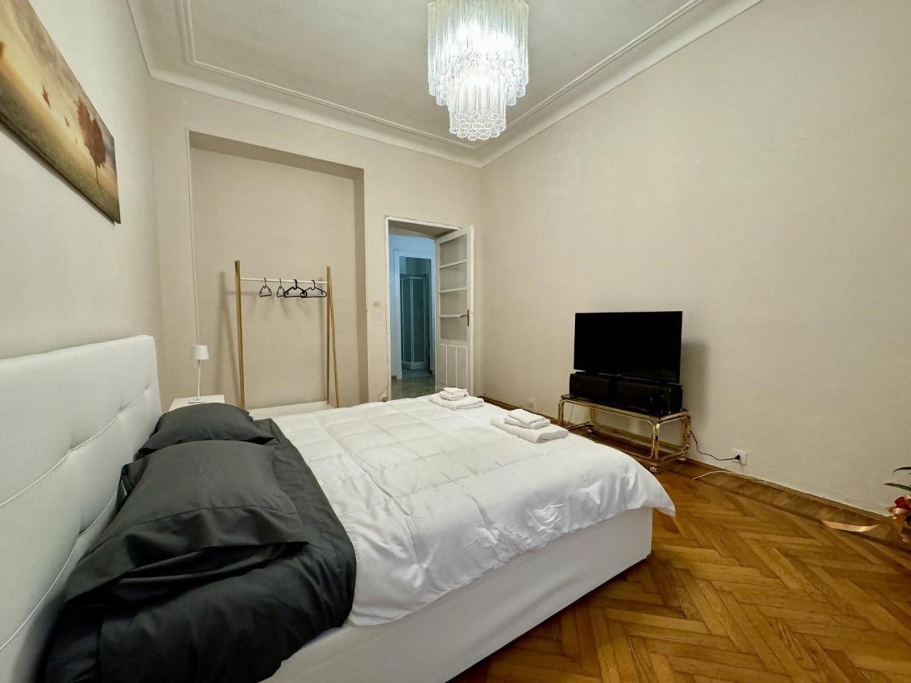 6 Posti Letto Vicino Al Centro Apartment Торино Екстериор снимка